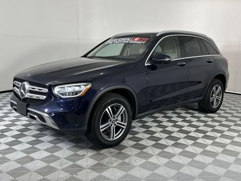 Used 2021 Mercedes-Benz GLC 300 4MATIC w/ Premium Package image 4