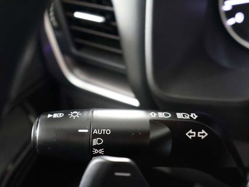 Used 2023 Nissan Rogue SV image 38