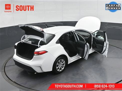 Used 2025 Toyota Corolla LE image 47