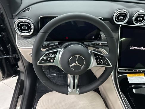 Used 2026 Mercedes-Benz GLC 300 image 10