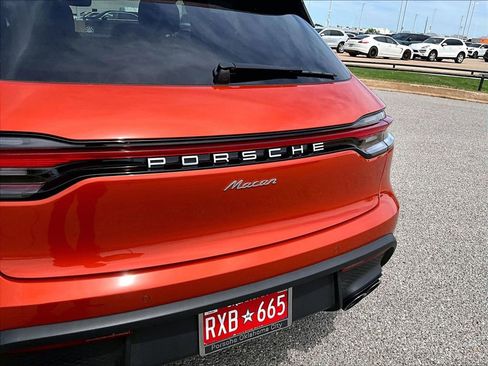 Used 2025 Porsche Macan AWD/4WD image 22