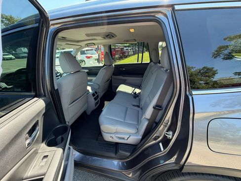 Used 2016 Honda Pilot Touring image 16