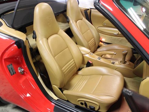 Used 2001 Porsche 911 Cabriolet image 24