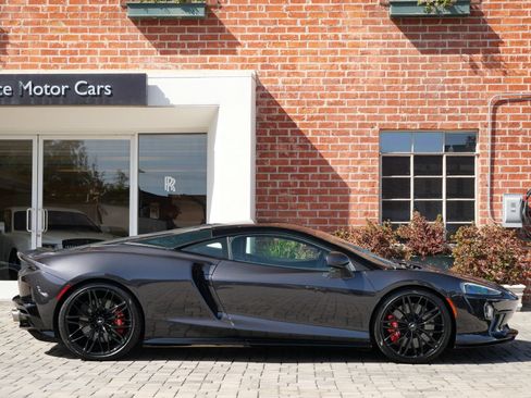 Used 2022 McLaren GT RWD image 3