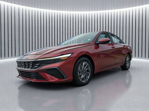 Used 2024 Hyundai Elantra SEL FWD image 8