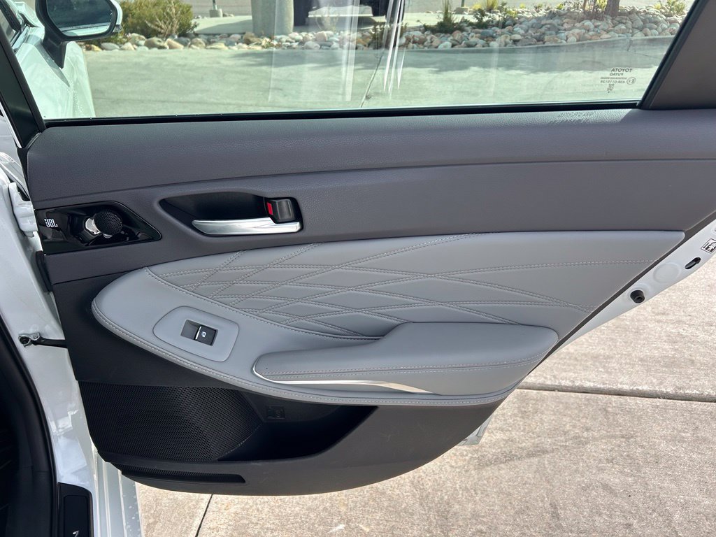 Used 2019 Toyota Avalon Limited w/ Advanced Safety Package FWD image 30