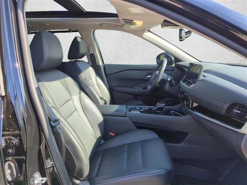 Used 2024 Nissan Rogue SL w/ SL Premium Package image 25