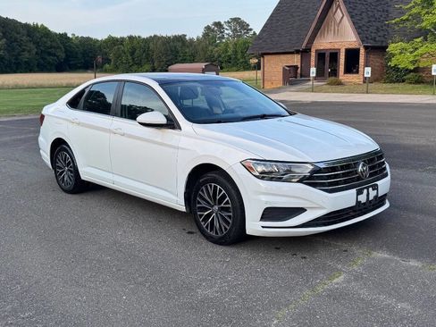 Used 2019 Volkswagen Jetta R-Line FWD image 2