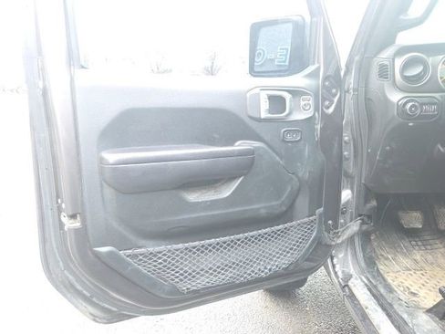 Used 2018 Jeep Wrangler Unlimited Sport S image 19