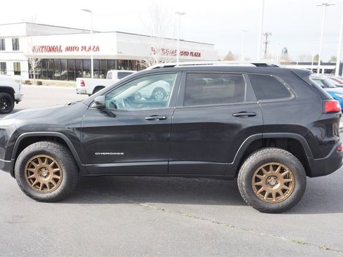 Used 2014 Jeep Cherokee Latitude w/ Cold Weather Group image 8