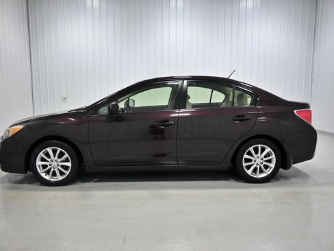 Used 2013 Subaru Impreza 2.0i Premium w/ All-Weather Pkg AWD/4WD image 18