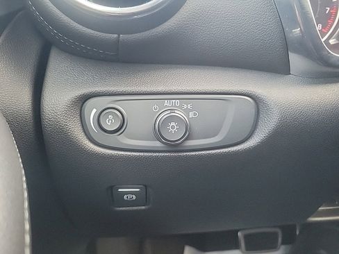 Used 2019 Chevrolet Blazer LT image 10