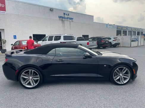 Used 2017 Chevrolet Camaro LT RWD image 8