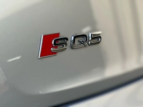 Used 2018 Audi SQ5 Prestige w/ Prestige Package image 11