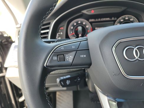 Used 2025 Audi Q8 Premium w/ Black Optic Package image 29