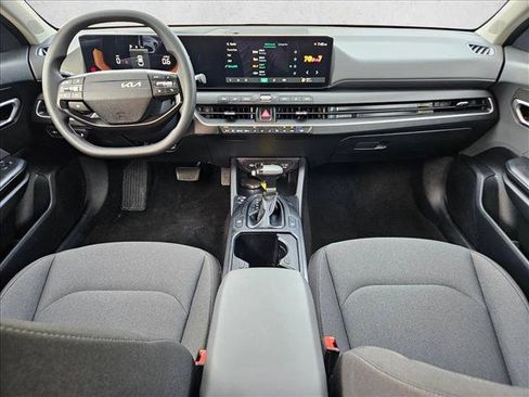Used 2025 Kia K4 LXS image 16