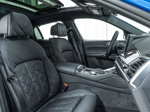 Used 2025 BMW X6 M60i w/ Executive Package image 23