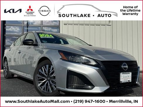 Used 2024 Nissan Altima 2.5 SV FWD image 1