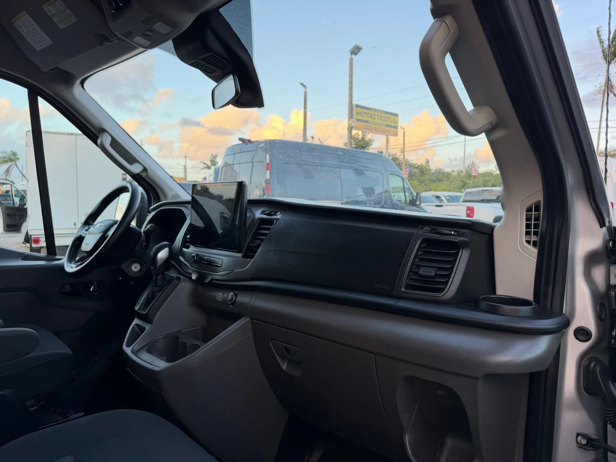 Used 2022 Ford Transit 350 XLT RWD image 15