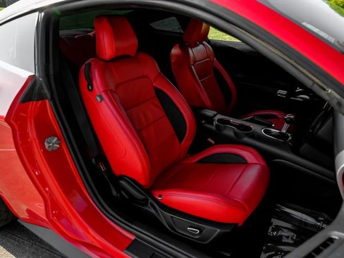 Used 2015 Ford Mustang GT RWD image 32
