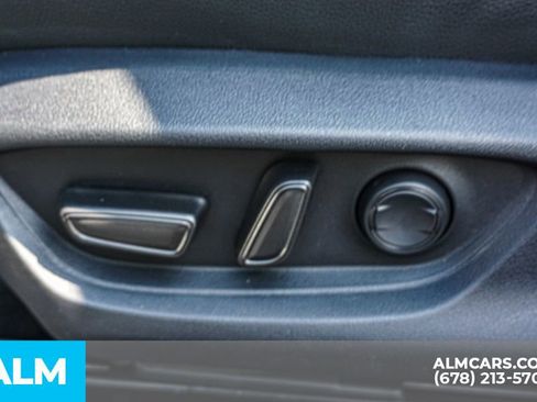 Used 2025 Toyota Camry SE image 48