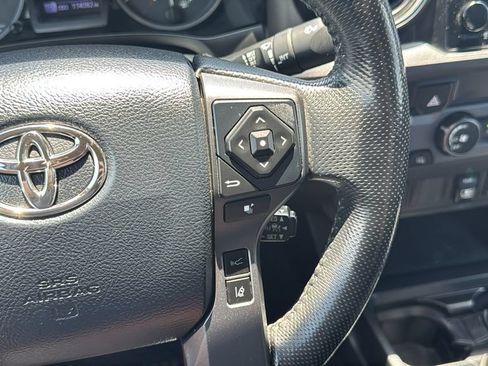 Used 2019 Toyota Tacoma TRD Sport AWD/4WD image 27