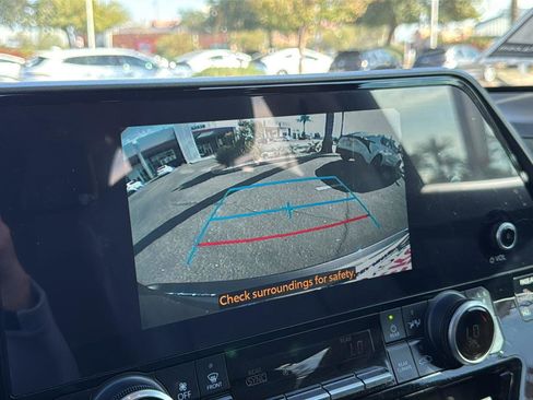 Certified 2024 Toyota Highlander XLE image 20