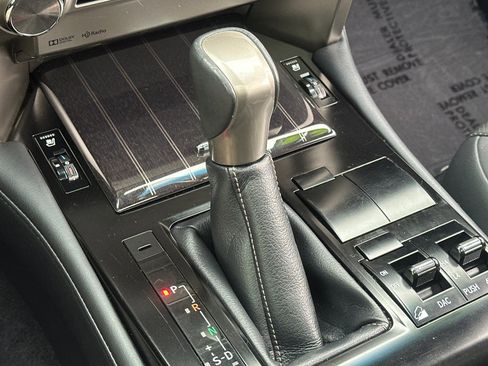 Used 2021 Lexus GX 460 Premium w/ Premium Package image 21