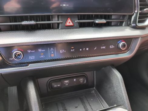 Used 2023 Kia Sportage SX image 18