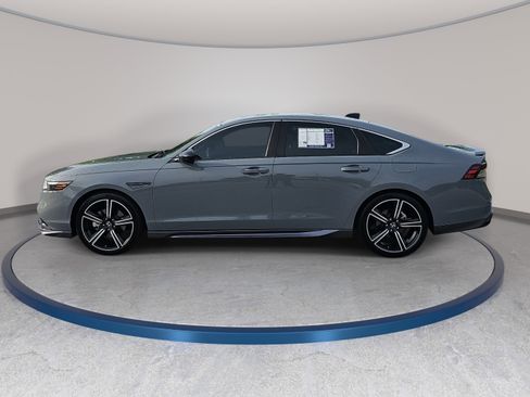 Used 2023 Honda Accord Sport image 8