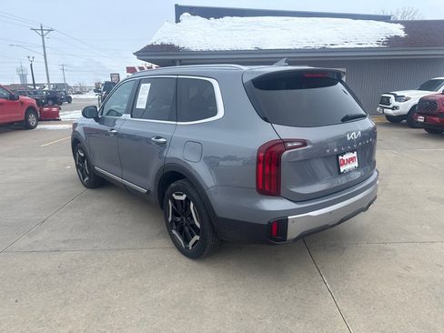 Used 2023 Kia Telluride S image 3