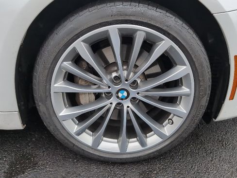 Used 2023 BMW 530i xDrive w/ Premium Package image 8