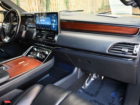Used 2022 Lincoln Navigator L 4WD image 30