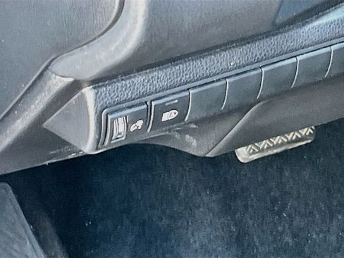 Used 2023 Toyota Corolla SE FWD image 10