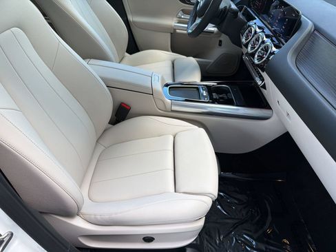 Certified 2026 Mercedes-Benz GLA 250 image 25