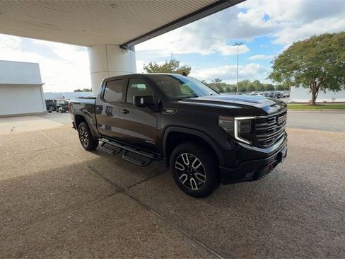 Certified 2025 GMC Sierra 1500 AT4 image 2