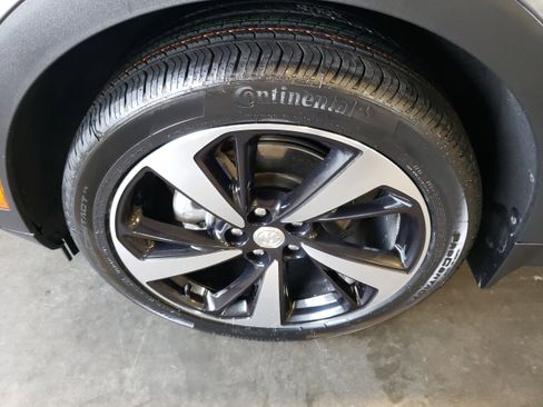 Used 2021 Buick Envision Essence image 9