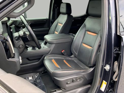 Used 2024 GMC Sierra 1500 AT4 w/ Technology Package AWD/4WD image 8