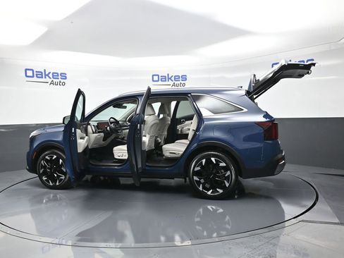 New 2025 Kia Sorento EX image 58