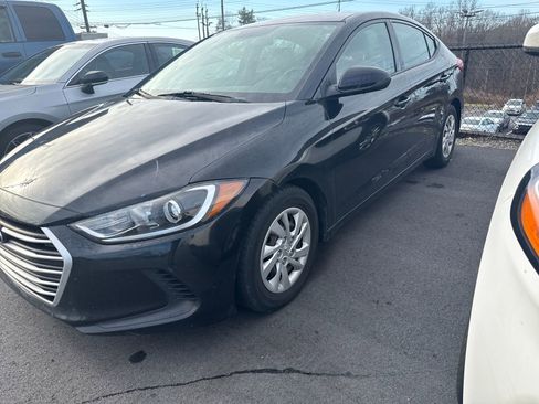 Used 2018 Hyundai Elantra SE w/ Cargo Package image 1