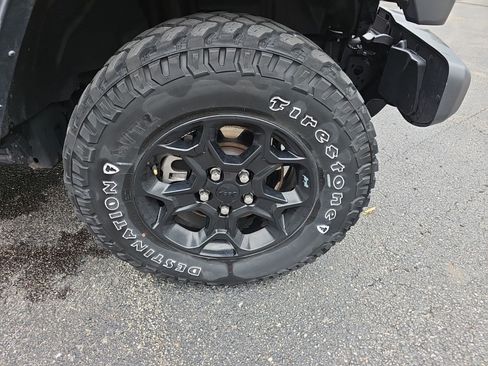 Used 2023 Jeep Wrangler Unlimited w/ Cold Weather Group AWD/4WD image 10