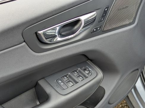 Used 2019 Volvo XC60 T6 Inscription w/ Protection Package Premier image 11