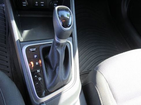 Used 2022 Hyundai Accent SEL image 15