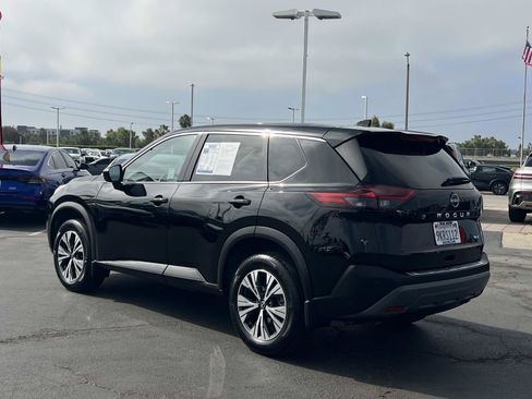 Used 2023 Nissan Rogue SV FWD image 3