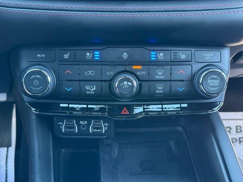 Used 2022 Dodge Durango R/T w/ Blacktop Package AWD/4WD image 17