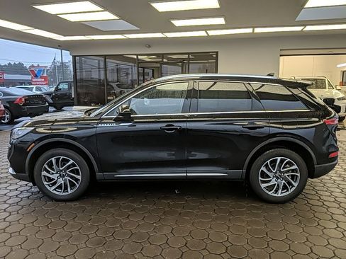 Certified 2022 Lincoln Corsair Standard w/ Equipment Group 101A image 8