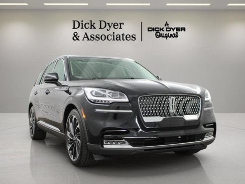 Used 2020 Lincoln Aviator Reserve w/ Equipment Group 202A AWD/4WD image 3