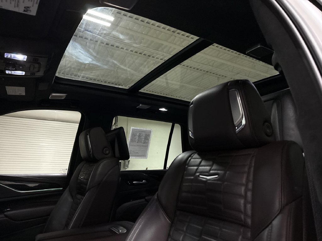 Used 2024 Cadillac Escalade Premium Luxury Platinum w/ Heavy-Duty Trailer Package AWD/4WD image 20
