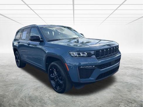 Used 2026 Jeep Grand Cherokee L Limited w/ Limited Altitude Package RWD image 2