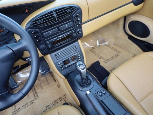 Used 2001 Porsche Boxster RWD image 30